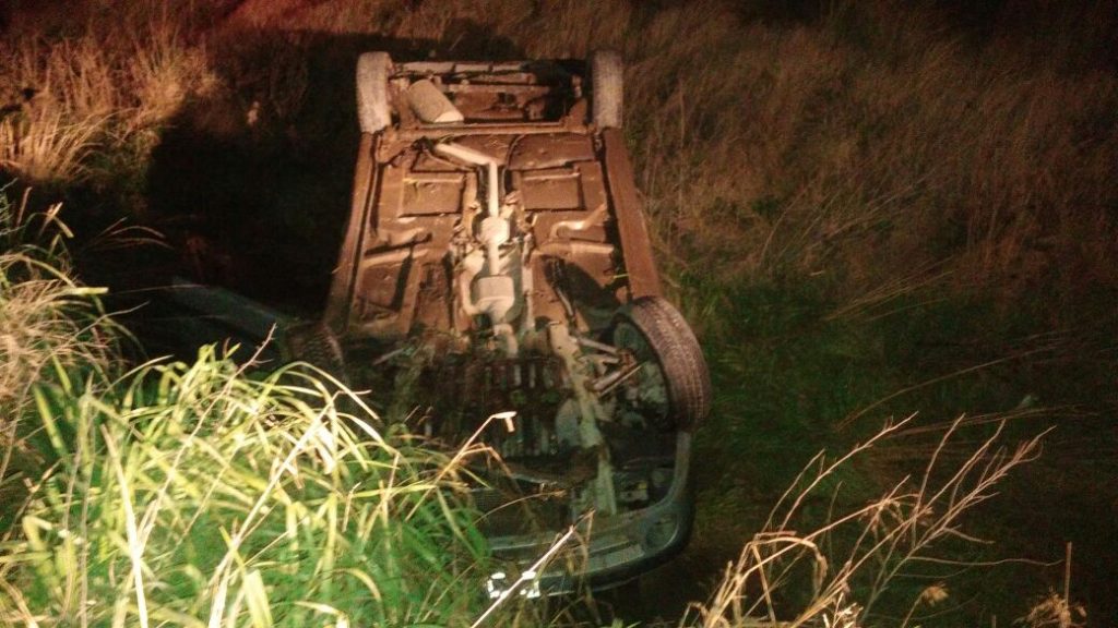 Perdió el control del auto y cayó en una zanja - De La Bahia