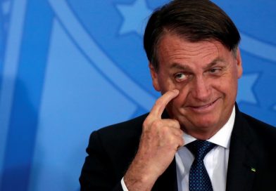 Flávio Bolsonaro dice que no planea dar un cargo a su padre si llega al poder en Brasil