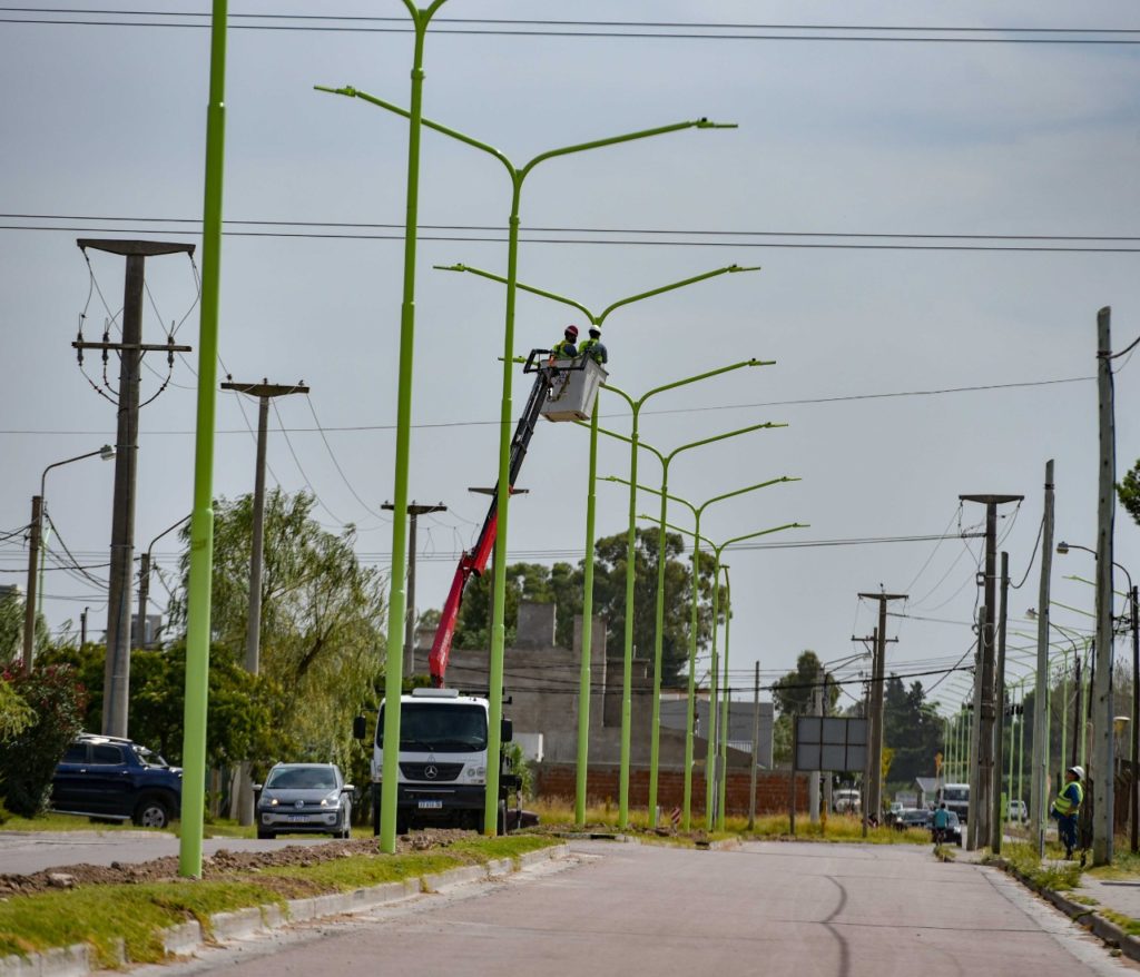 Dispositivos de mayor eficiencia instalación de luminarias LED en