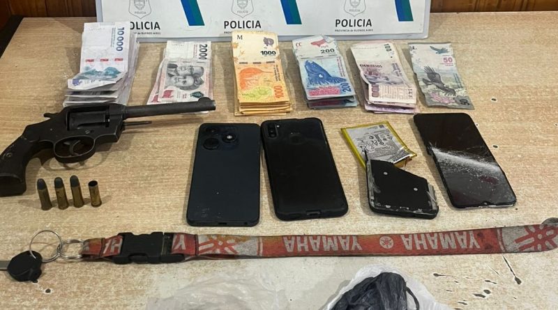 Dos personas aprehendidas y secuestro de elementos tras operativo policial