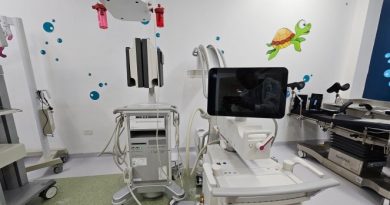 El Ministerio de Salud provincial entregó un tomógrafo y dos arcos en C al Hospital Penna