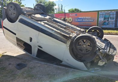 Volcó un vehículo: asisten al conductor y a un bebé de nueve meses