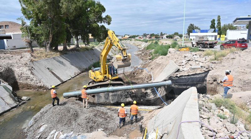 El municipio informó que continúan los trabajos en los puentes de Don Bosco y Pampa Central