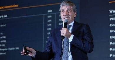 “Antes de que yo saque mis dólares del colchón y los lleve al banco, que Caputo traiga al país los suyos”