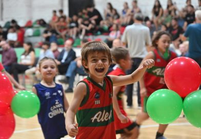 El club Alem reinauguró su cancha principal