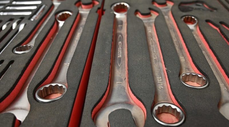 Bahco deja de producir herramientas en Santa Tomé y despide a 40 personas