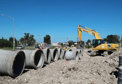 Inició la obra hidráulica para los barrios Los Olivos y Villa Floresta