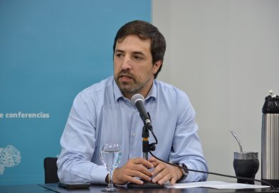 El ministro Kreplak criticó al Gobierno nacional por la Ley de Salud Mental y la falta de vacunas
