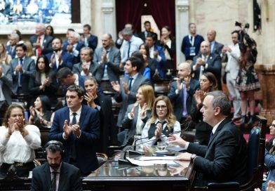 Adorni, denunciado por corrupción, dice que no cometió “ningún delito”