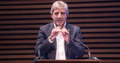 Caputo pidió que se desarrolle el mercado de capitales para abastecer sectores de la economía real