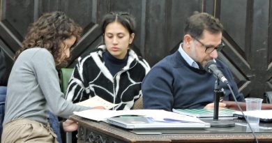 “Está vivo de milagro”: inicia el juicio a la mujer acusada de atacar a puñaladas a un hombre en su casa