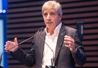 El superávit fiscal primario de Argentina cayó el 25,2% en abril