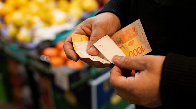 El FMI quiere que más gente pague Ganancias y aumentar el Monotributo