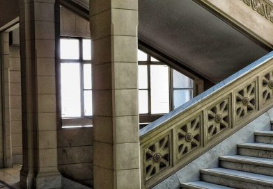 Condenan a dos hombres por asaltar a otro con un cuchillo en la vía pública