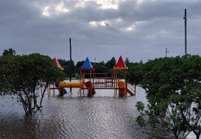 El río desbordó en Marisol y el agua ingresó a distintos sectores de la villa