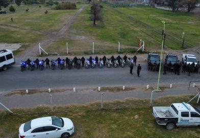 Operativo policial de Bahía Blanca: 13 aprehendidos, armas secuestradas y una moto recuperada