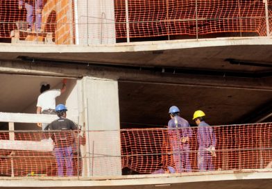 Blanqueo laboral: el Gobierno de Milei reglamentó para regularizar trabajadores y sus beneficios