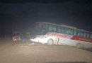Un colectivo quedó colgado con 41 pasajeros al borde de un barranco en Neuquén