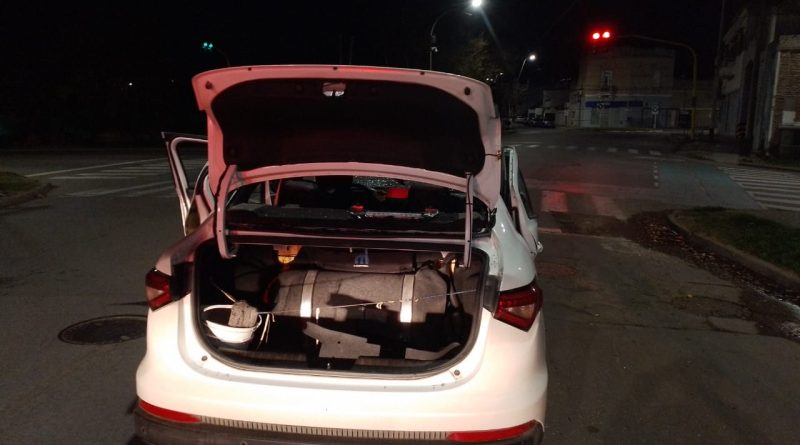 [VIDEO] Explosión de un taxi: el conductor sufrió heridas