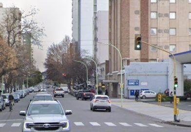 Proponen que las escuelas técnicas locales confeccionen semáforos para colocar en las calles bahienses
