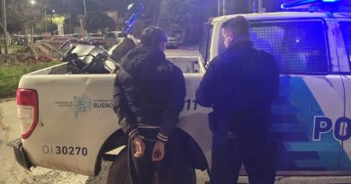 Dos jóvenes detenidos tras evadir un control policial