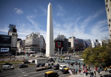 Cayeron los mercados financieros de la Argentina: los inversores miran el conflicto en Medio Oriente