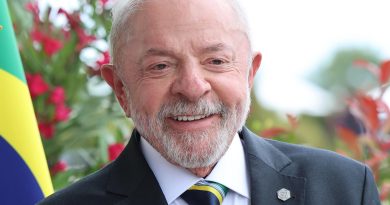 La ventaja de Lula sobre Flávio Bolsonaro aumenta a ocho puntos en último sondeo electoral