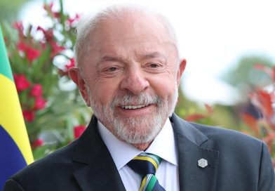 La ventaja de Lula sobre Flávio Bolsonaro aumenta a ocho puntos en último sondeo electoral