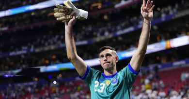 El “Dibu” Martínez solo piensa en ganar y no confirma promesa de retiro si es bicampeón en el Mundial