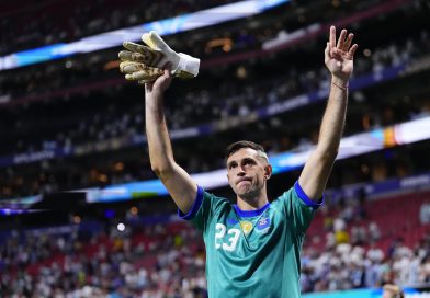 El “Dibu” Martínez solo piensa en ganar y no confirma promesa de retiro si es bicampeón en el Mundial