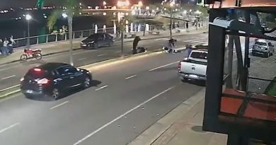 Hacía wheelie en moto en Posadas, perdió el control y mató a un soldado