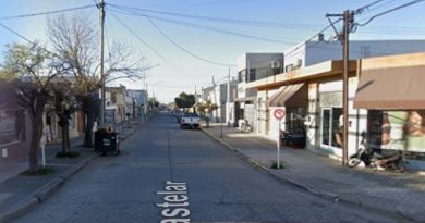 Piden mejoras en una parada de colectivos de Villa Mitre