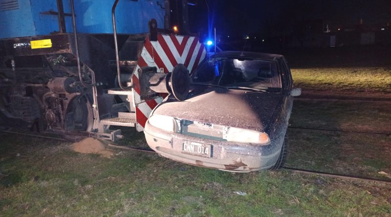 Colisionaron un tren y un auto: no hubo heridos