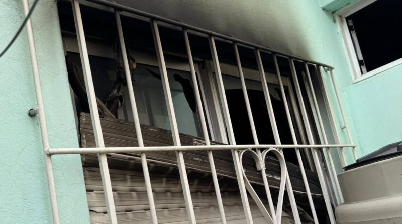 Una mujer perdió todo en un incendio y pide ayuda de la comunidad