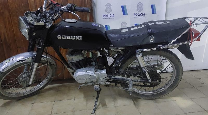 Demoran a un joven que circulaba en una moto con pedido de secuestro