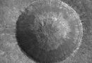 La NASA descubre en la Luna el mayor cráter recién formado del sistema solar