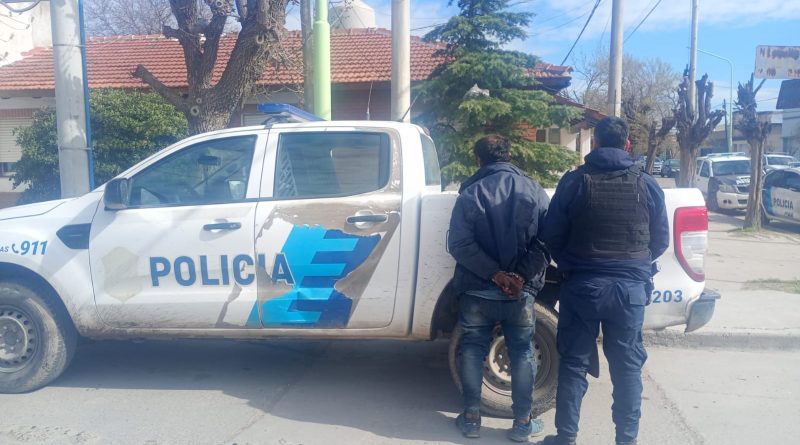 Robaron en un exfrigorífico y entraron a dos casas: fueron detenidos