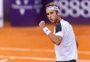 El argentino Etcheverry cayó ante Tsitsipas en la primera ronda del torneo de Tokio