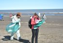 Censo de residuos en la playa de Monte Hermoso: envoltorios y fragmentos plásticos lideraron los hallazgos