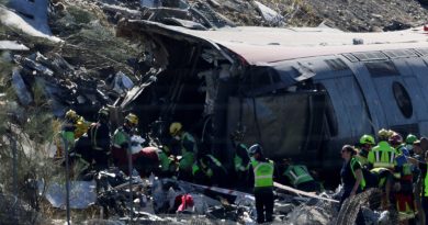 Al menos 64 fallecidos en el accidente de tren en España, según autoridades locales