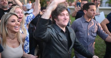 “El ingreso de Flávio Bolsonaro a la Argentina fue una decisión política de Milei”